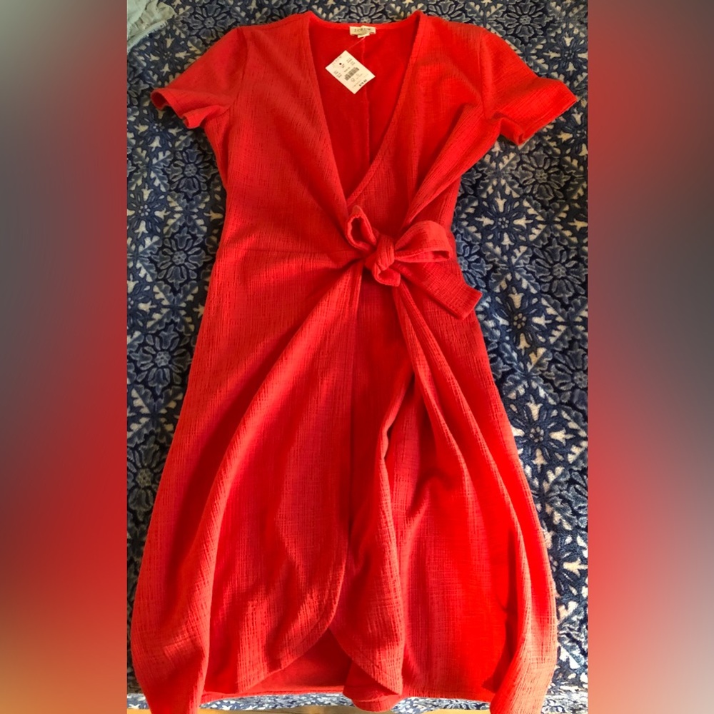 Red wrap dress - perfect for any occasion. Size xxs women - fits like an xs.